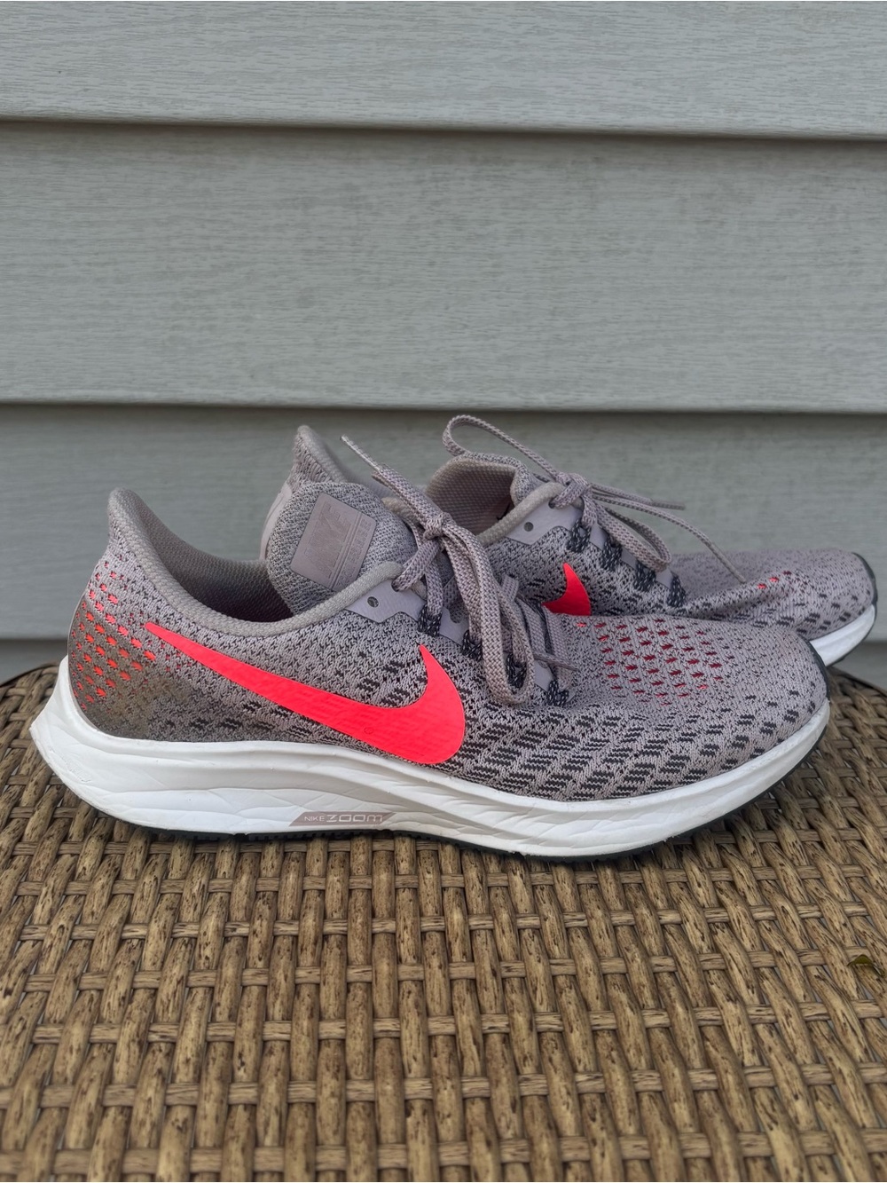 Nike Air Zoom Pegasus 35 Women's Running Shoes with Bright Coral Swoosh Size 7